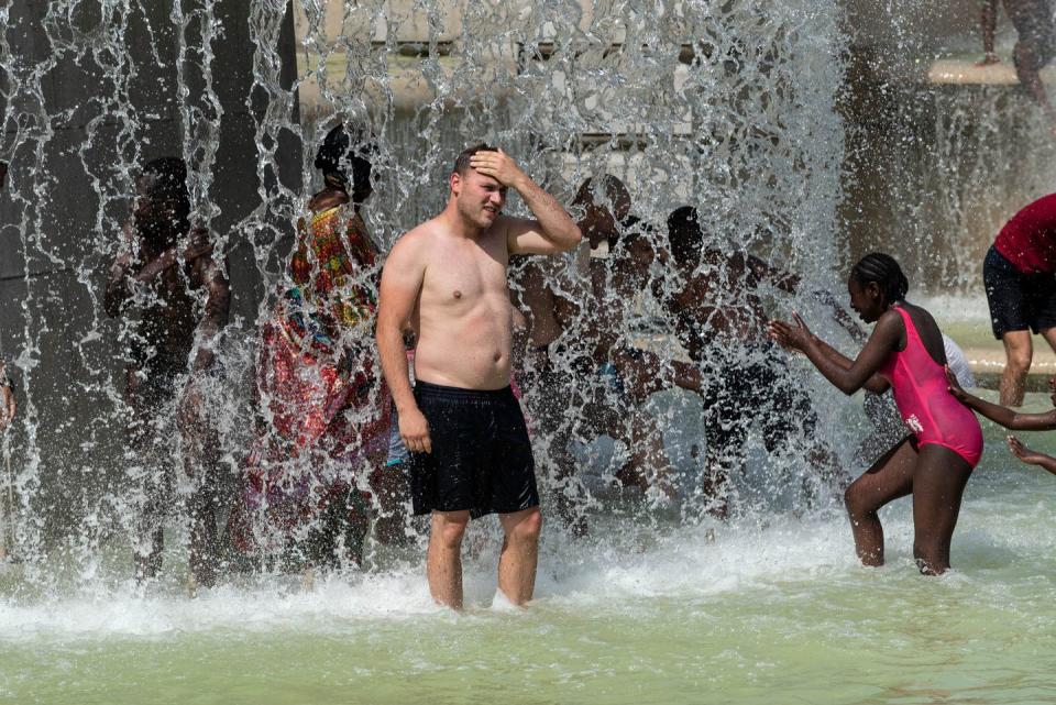 35 Photos That Capture Europe’s Sweltering Heatwave
