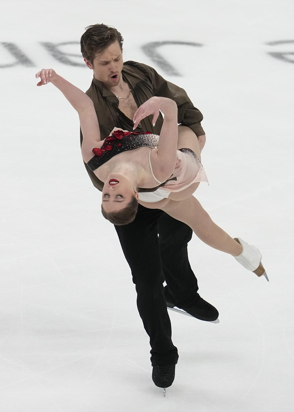 Christina Carreira and Anthony Ponomarenko compete in championship ice dance at the U.S. figure skating championships Saturday, Jan. 27, 2024, in Columbus, Ohio. (AP Photo/Sue Ogrocki)