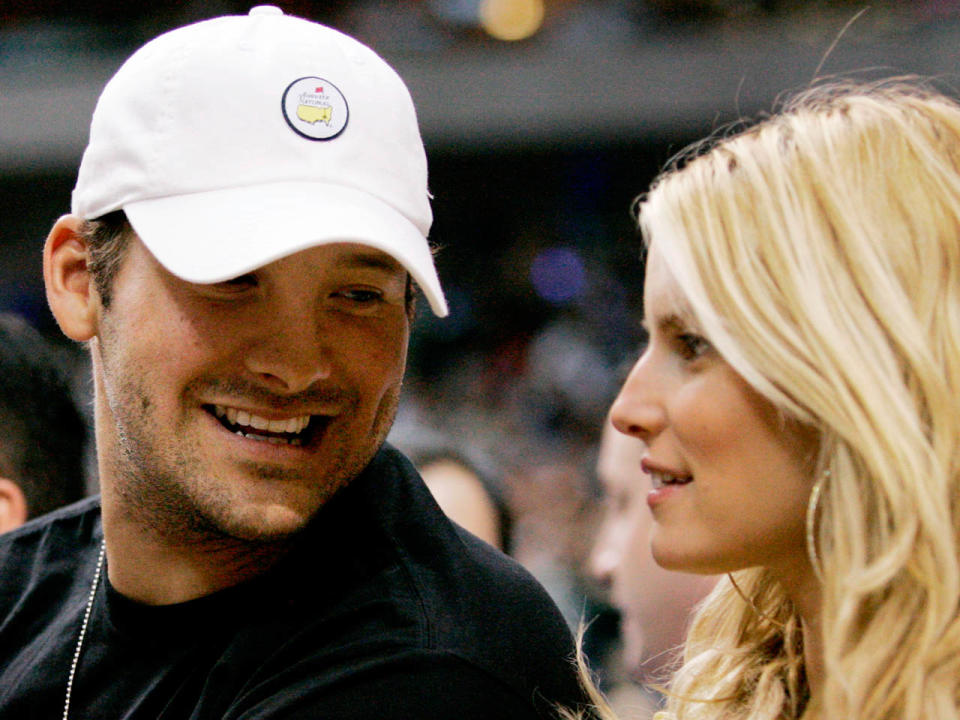 <p>Auch Jessica Simpson macht gerne teure Geschenke. Als sie 2009 den Ex-Quarterback der Dallas Cowboys, Tony Romo, datete, bekam er zum Geburtstag ein Speedboot für 100.000 Dollar. (Bild-Copyright: Tony Gutierrez/AP Photo) </p>