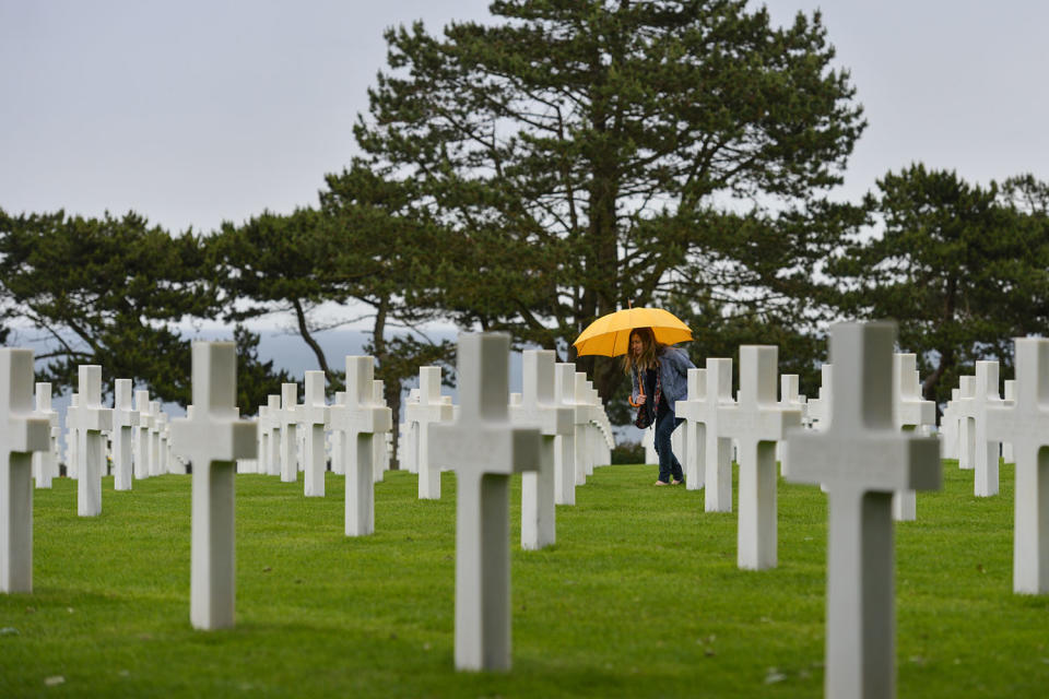 Visiting the graves of fallen soldiers