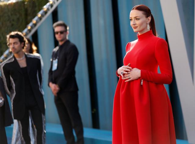 Sophie Turner Flaunts Baby Bump in Black Gown at 2022 Met Gala