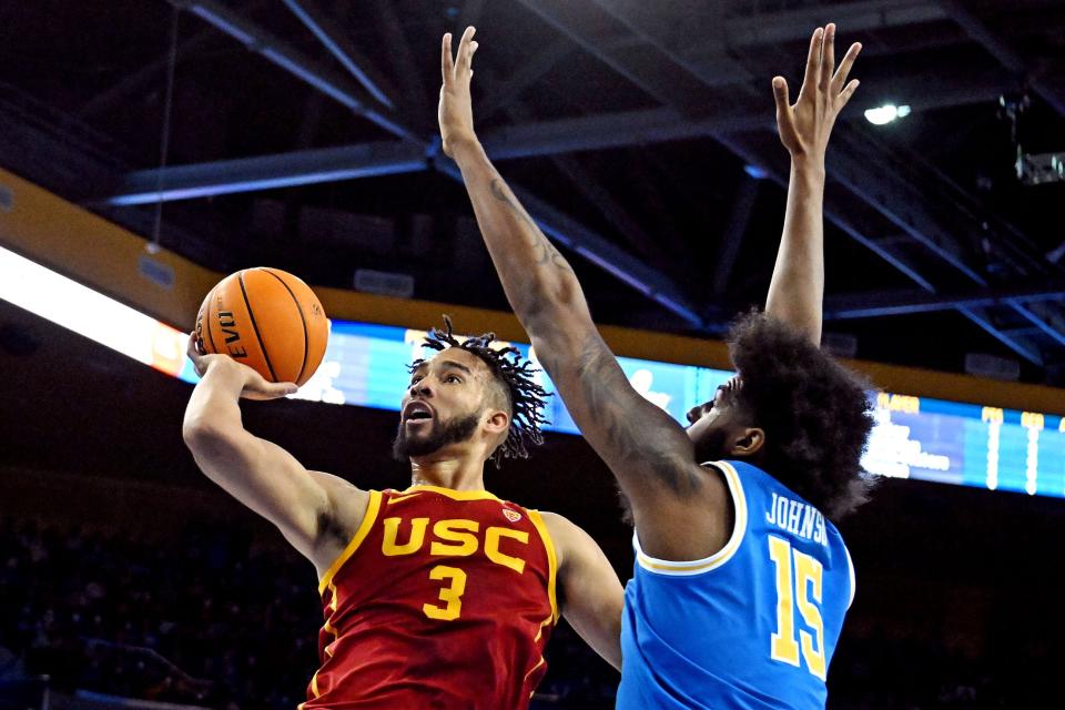 Isaiah Mobley leads Southern Cal in scoring and rebounding.