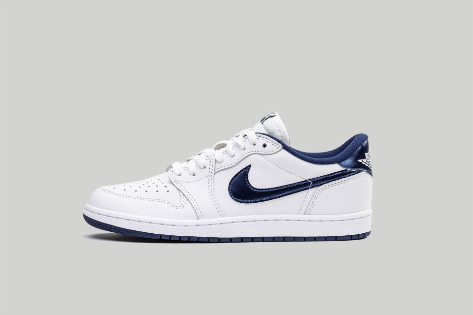 Air Jordan 1 Low Metallic Navy 