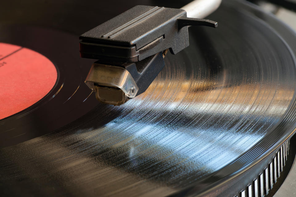 Musik-Genießer schwören nach wie vor auf Vinyl (Symbolbild: Getty Images)