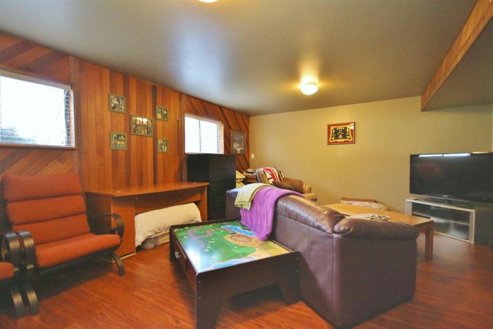 <p><span>11644 64B Avenue, Delta, B.C.</span><br>The partially-finished basement has a bedroom and family room, with unfinished rec room and laundry area.<br>(Photo: Zoocasa) </p>