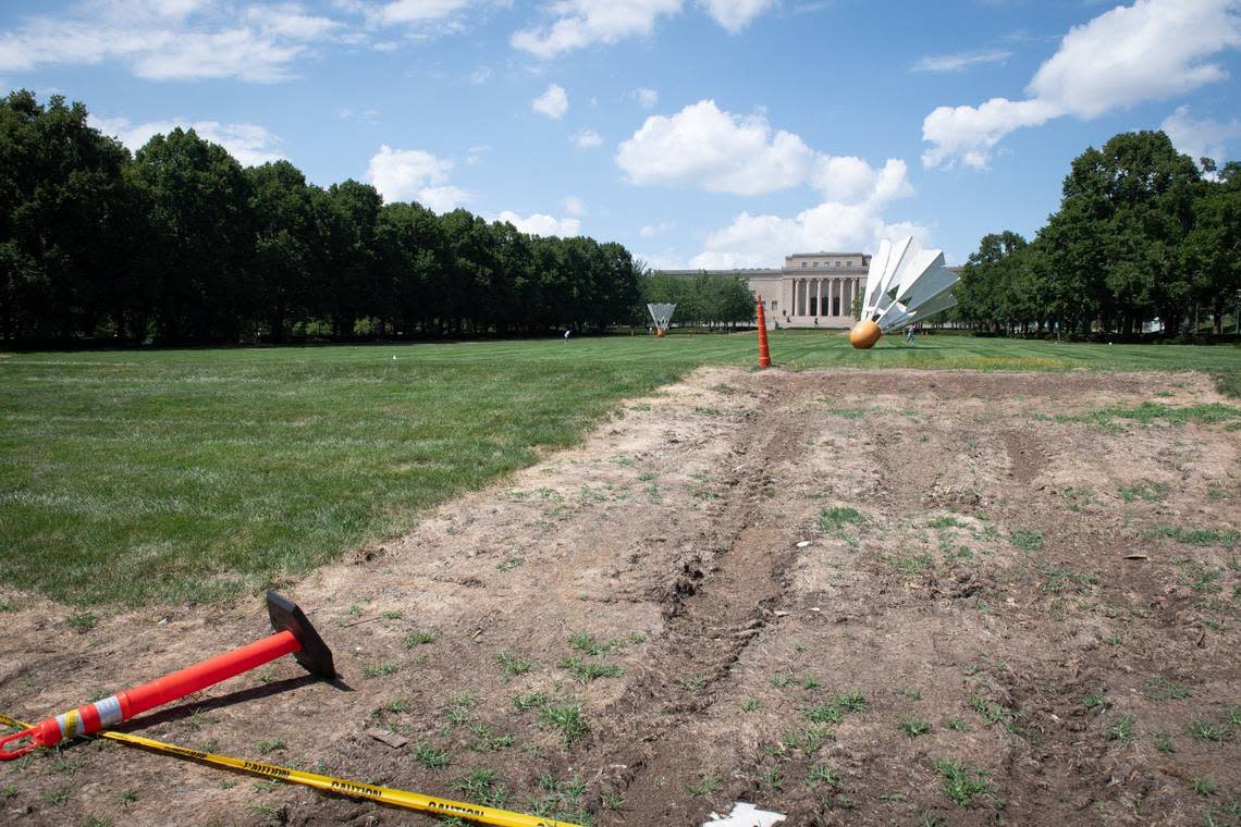 Red carpet rollout for Super Bowl ring party left an iconic KC lawn