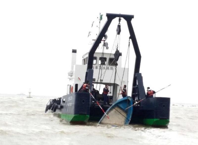 澳門黑沙對開海面懷疑有船隻沉沒14人失蹤