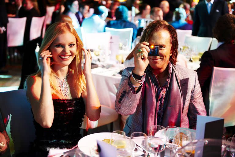 Mickey Rourke y su novia Elena Kuletskaya, en la ceremonia de entrega de premios GQ Hombres del año 2009 