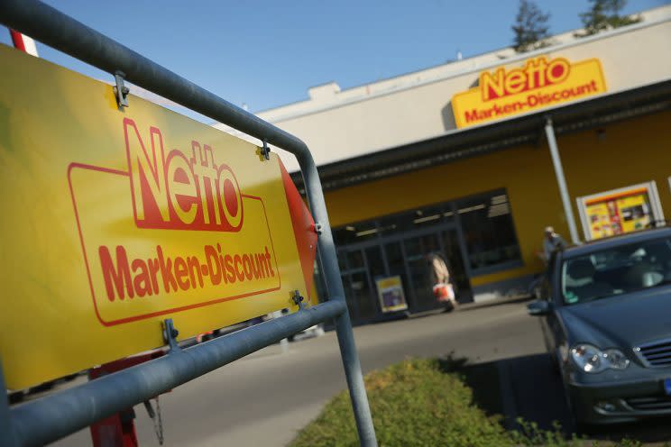 Bei Netto gibt es diese Woche einen Holzkohle-Grillwagen und eine Liege-Insel. (Bild: ddp)