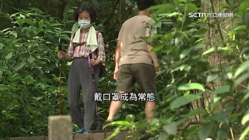 陳時中透露口罩即將微解封，像是爬山運動等戶外活動研擬可以不用戴口罩。