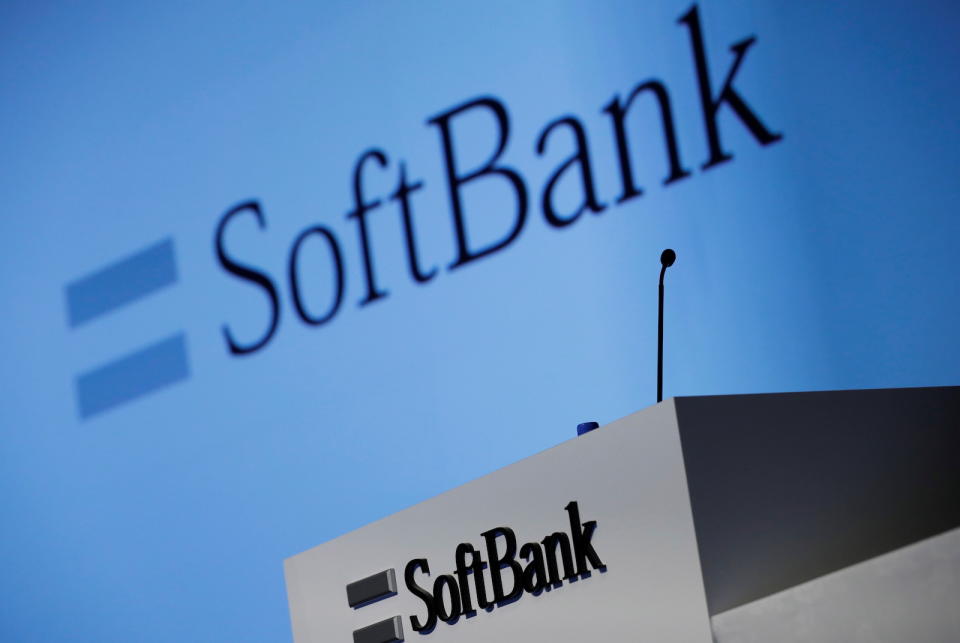 SoftBank Corp's logo is pictured at a news conference in Tokyo, Japan, February 4, 2021. REUTERS/Kim Kyung-Hoon - RC2KLL9JM9VW