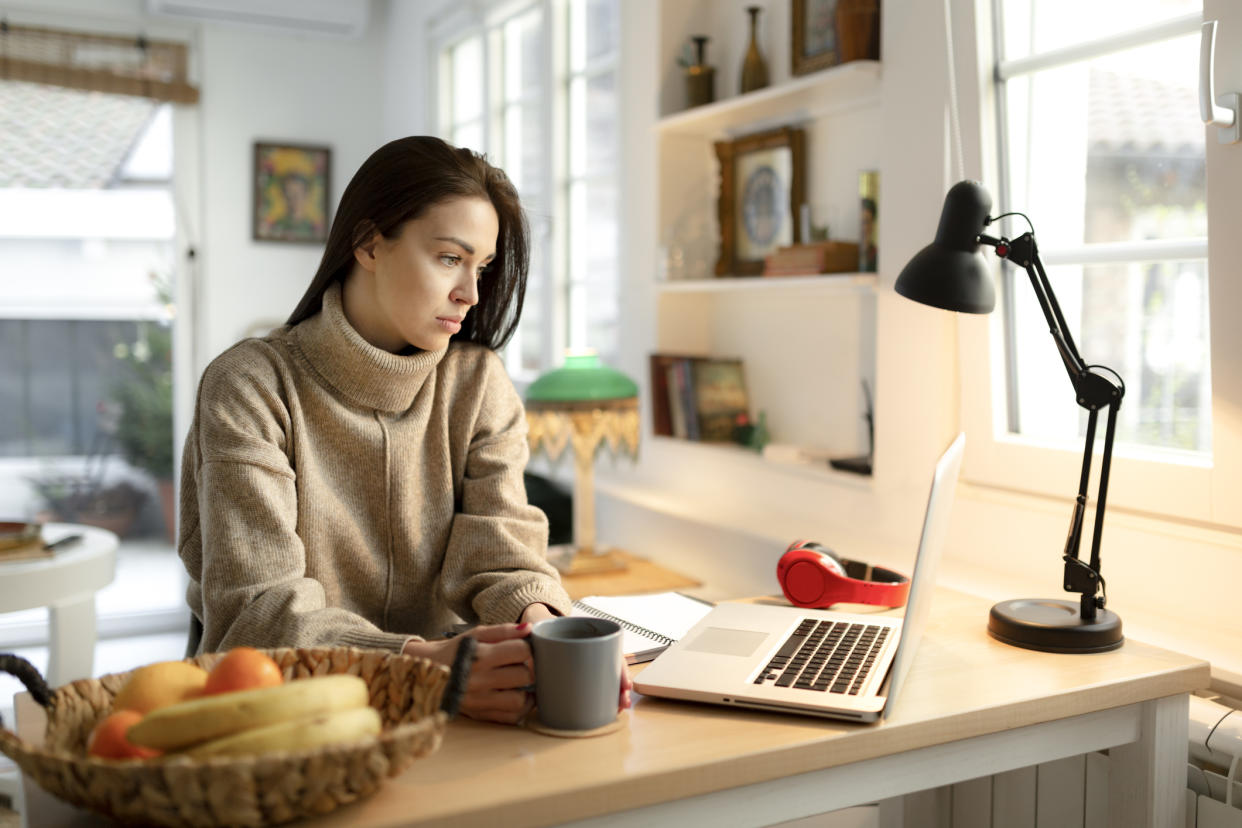 Spending so much time looking at ourselves online can have a negative impact on self-esteem. (Posed by model, Getty Images)