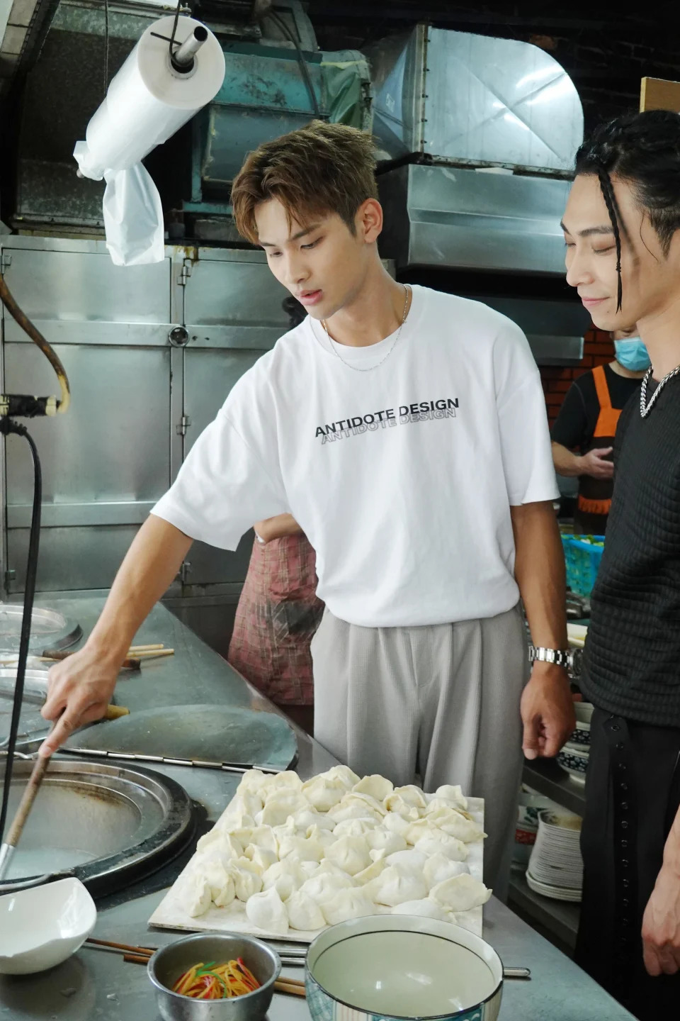 &#x0025b2;&#x005bb6;&#x0088e1;&#x00958b;&#x009eb5;&#x009928;&#x007684;&#x006d66;&#x006d0b;&#x00ff0c;&#x005305;&#x009903;&#x005b50;&#x008207;&#x004e0b;&#x006c34;&#x009903;&#x007684;&#x00719f;&#x007df4;&#x006a21;&#x006a23;&#x00ff0c;&#x008b93;&#x00968a;&#x0053cb;&#x005011;&#x005f88;&#x004f69;&#x00670d;&#x003002;