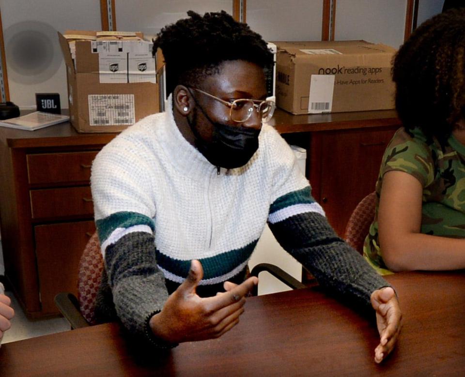 Southeastern High School Junior Olamiposi Gvola-Odedji talks about some of his ideas tor teen court during a discussion with some of the other members of teen court and Principal Cody Trigg during school Thursday April 14, 2022. [Thomas J. Turney/ The State Journal-Register]