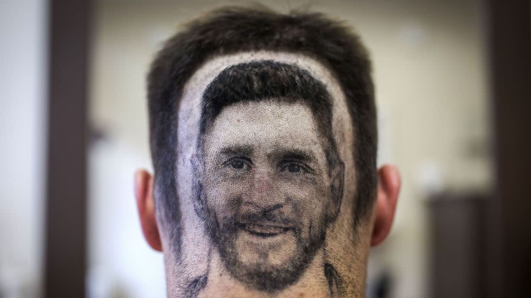 El peluquero serbio que tatúa los ídolos del Mundial en tu pelo (Foto: Facebook/House of Damian)