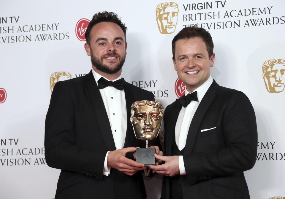 TV presenters Ant and Dec pose with their Bafta for Best Live Event at the British Academy Television Awards at the Royal Festival Hall in London, Sunday, May 14, 2017. (Photo by Joel Ryan/Invision/AP)