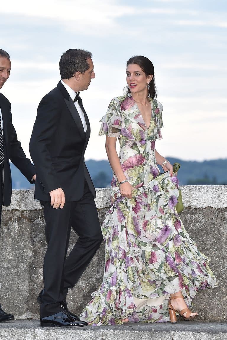 La hija de Carolina de Mónaco no deja de sorprender con sus <a href="https://es.vida-estilo.yahoo.com/famosas-mejores-looks-invitada-152119297.html" data-ylk="slk:looks de invitada;elm:context_link;itc:0;sec:content-canvas;outcm:mb_qualified_link;_E:mb_qualified_link;ct:story;" class="link  yahoo-link">looks de invitada</a> y para la boda de su hermano Pierre en 2015 llevó este precioso vestido floral de Gucci. (Foto: JacopoR / PierreS / Getty Images)