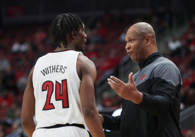 PHOTOS: UofL Basketball Team Defeats Clemson, Celebrates 2013 Team With New  Banner