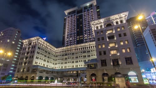 ▲香港半島酒店享有「遠東貴婦」美譽（圖/shutterstock、百威旅行社）