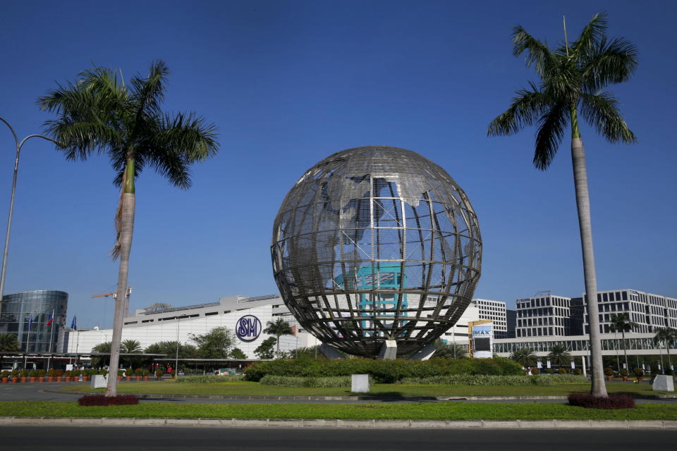 FILE PHOTO: SM Mall of Asia in Pasay City, Metro Manila February 13, 2016. REUTERS/Romeo Ranoco