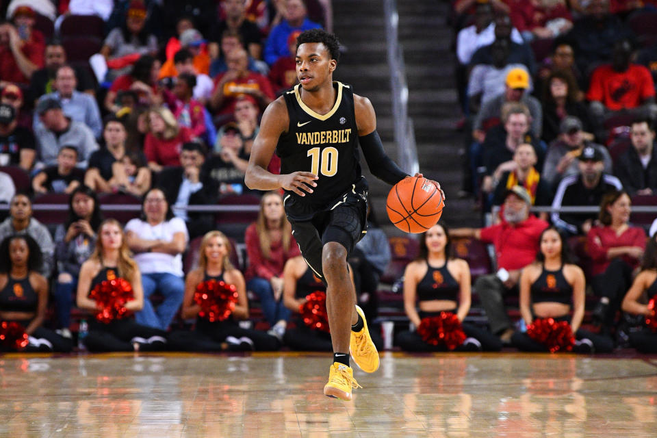 LOS ANGELES, CA - NOVEMBER 11: Vanderbilt guard Darius Garland (10) brings the ball up the court during a college basketball game between the Vanderbilt Commodores and the USC Trojans on November 11, 2018, at the Galen Center in Los Angeles, CA. (Photo by Brian Rothmuller/Icon Sportswire via Getty Images)