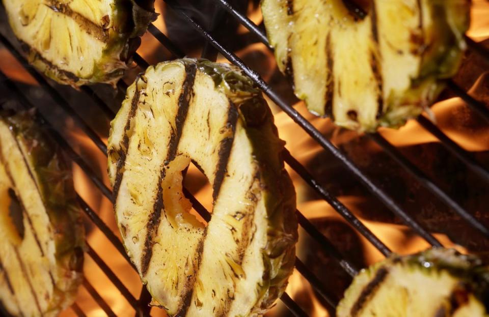 Alaska: How to grill pineapple