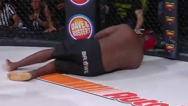 Dada hits the mat. Image: Bellator 5000