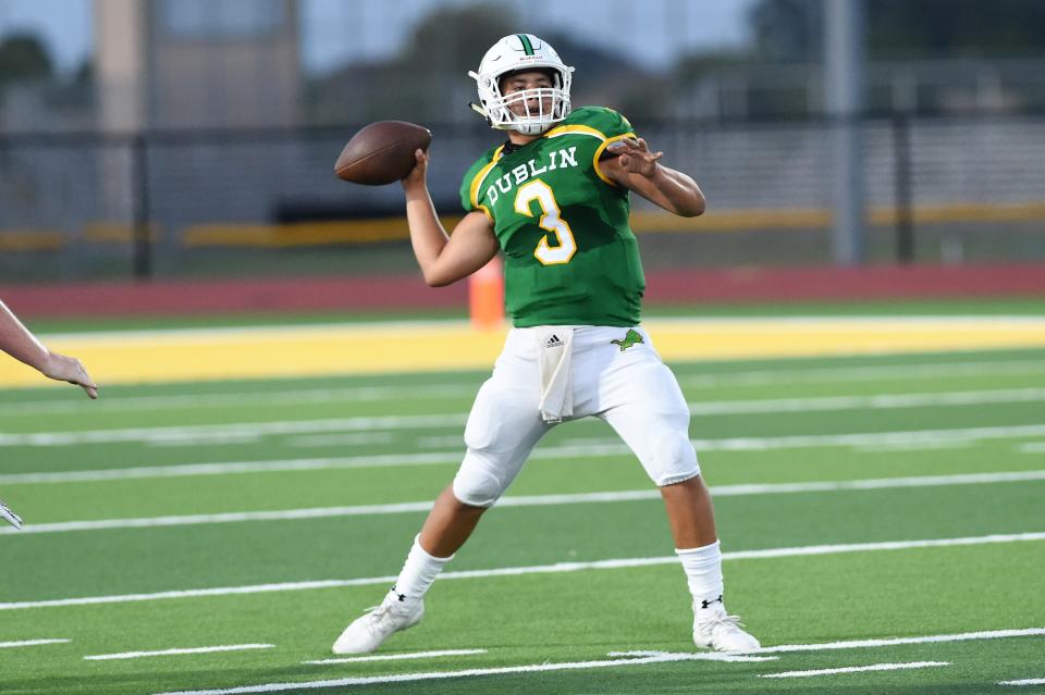 Dublin quarterback Chris Teten (3) gets set to make a pass against De Leon at Bob and Norma Cervetto Field on Friday, Aug. 28, 2020. The Lions pulled away in the second half for a 33-7 victory.