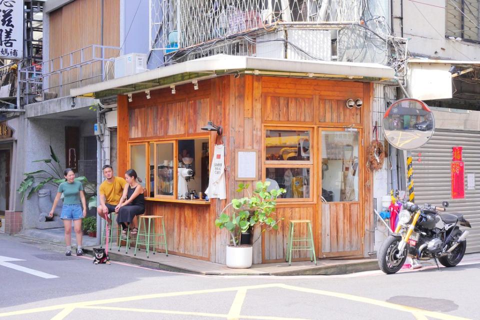 台北行天宮站｜夏野豆行咖啡