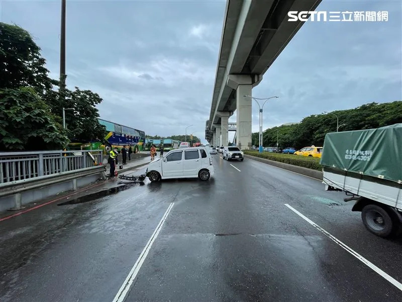 &#x008b66;&#x0065b9;&#x005230;&#x005834;&#x0091d0;&#x006e05;&#x008eca;&#x00798d;&#x004e8b;&#x006545;&#x00539f;&#x0056e0;&#x003002;&#x00ff08;&#x005716;&#x00ff0f;&#x007ffb;&#x00651d;&#x00756b;&#x009762;&#x00ff09;