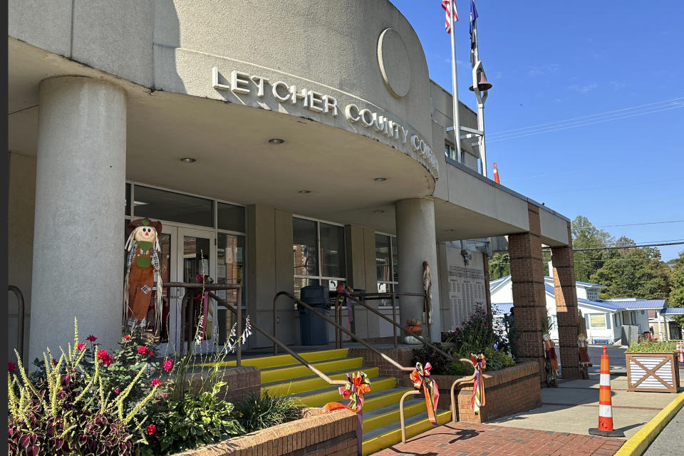 The exterior of the Letcher County Courthouse is seen in Whitesburg, Kentucky, on Friday. (Dylan Lovan/AP)