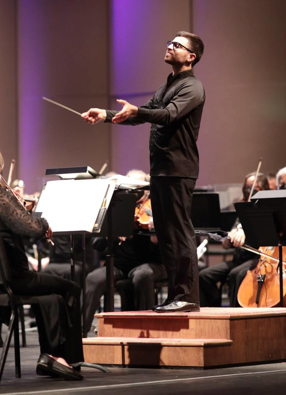 Nicholas Hersh conducts the Modesto Symphony Orchestra in November 2022.