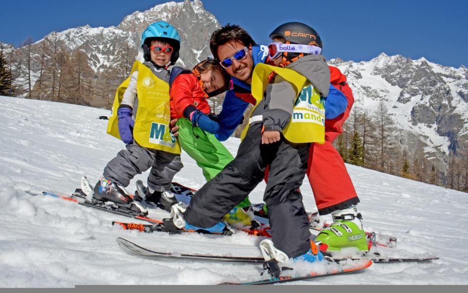 Πηγαίνετε στο Courmayeur στις ιταλικές Άλπεις και απολαύστε χιονοπίστες πλαγιές