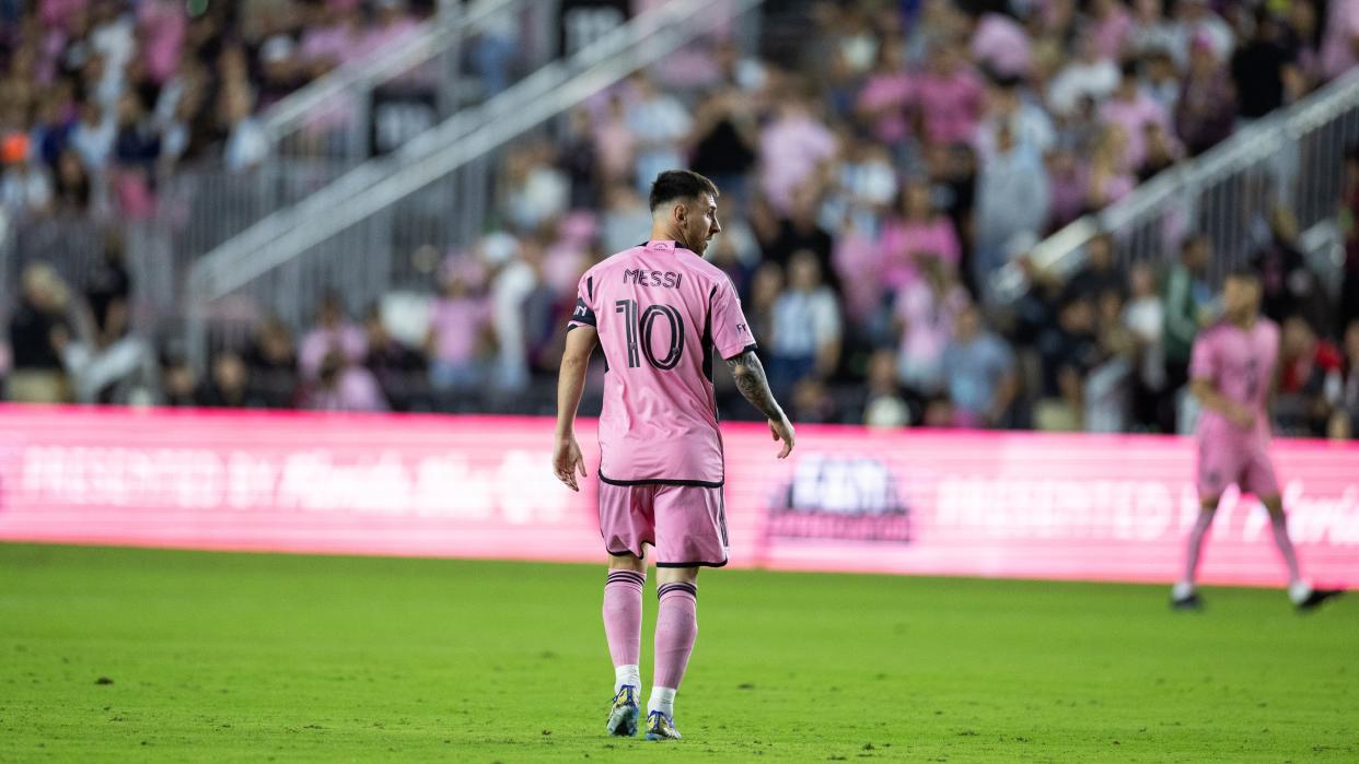  Lionel Messi (Inter Miami CF) in action during a preseason game against Newell's Old Boys at the DRV PNK Stadium on February 15th, 2024 in Fort Lauderdale, Florida. 