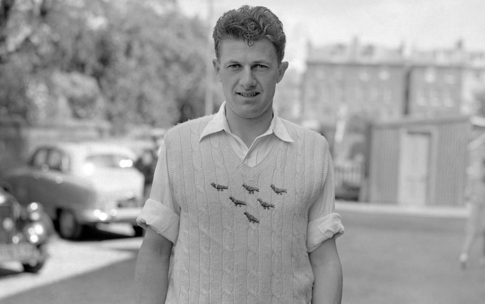 Ian Thomson in 1955 - Barratts/S&G and Barratts/EMPICS Sport