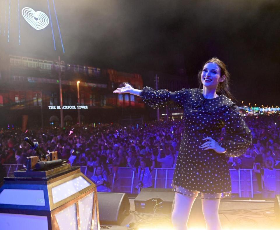 Sophie Ellis-Bextor switches on Blackpool Illuminations