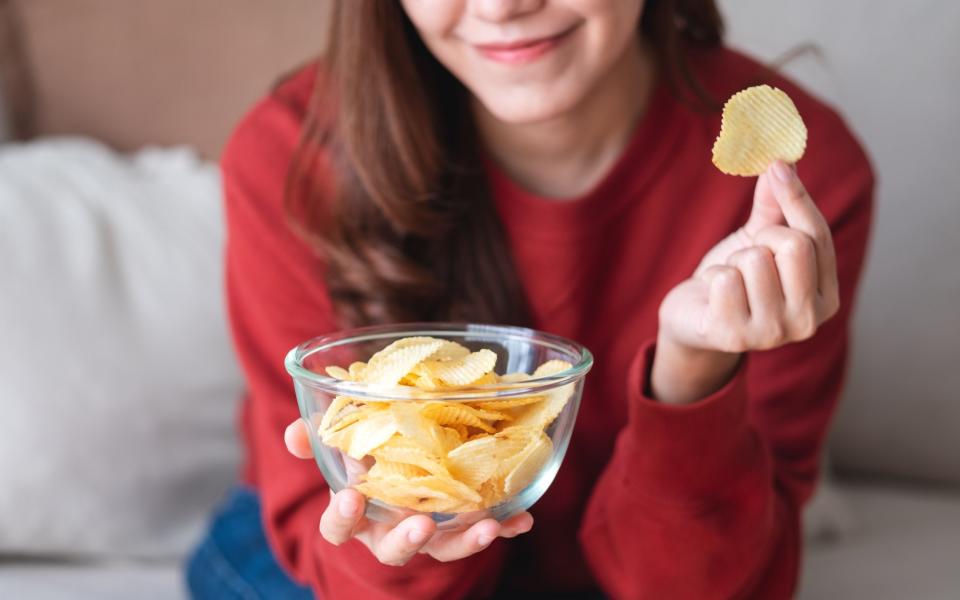 Unhealthy snacks can undo the benefits of nutritious meals