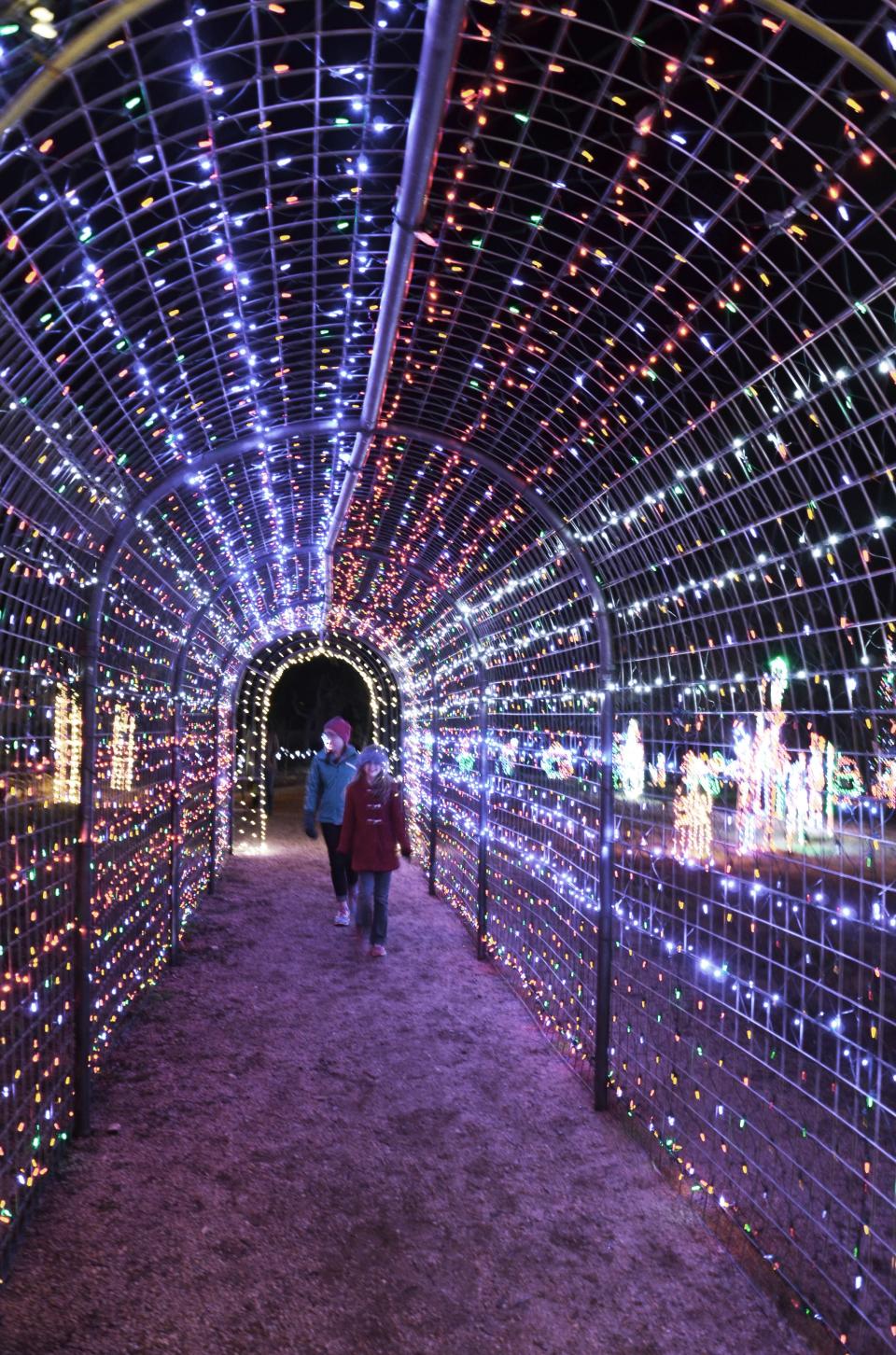 Looking for lights outside the hustle and bustle of Austin? Try Lakeway Trail of Lights.