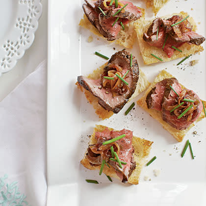 Beef Tenderloin with Garlic-and-Merlot Jam