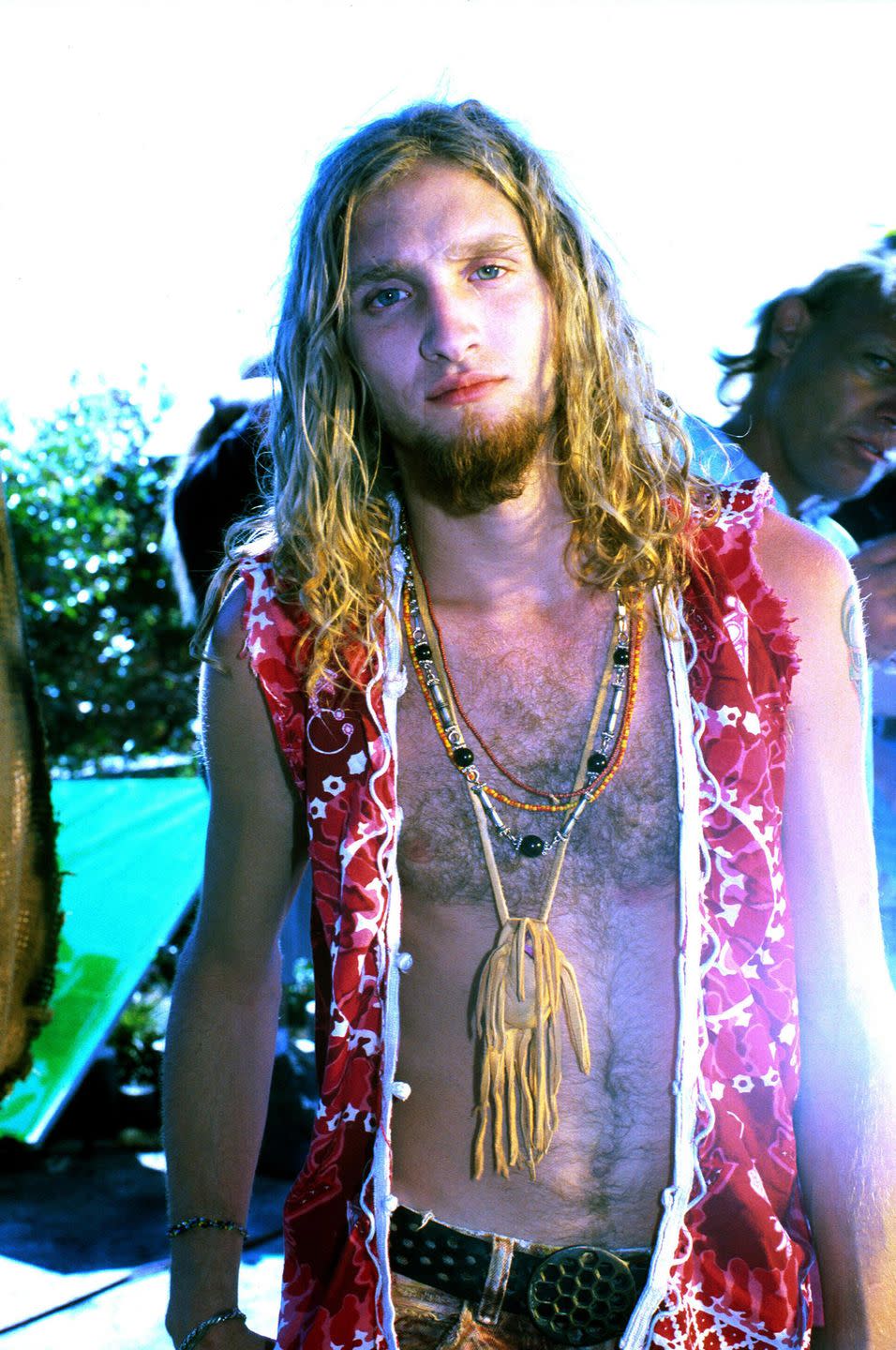 51 Rarely Seen Backstage Photos of Grunge Bands in the 90s