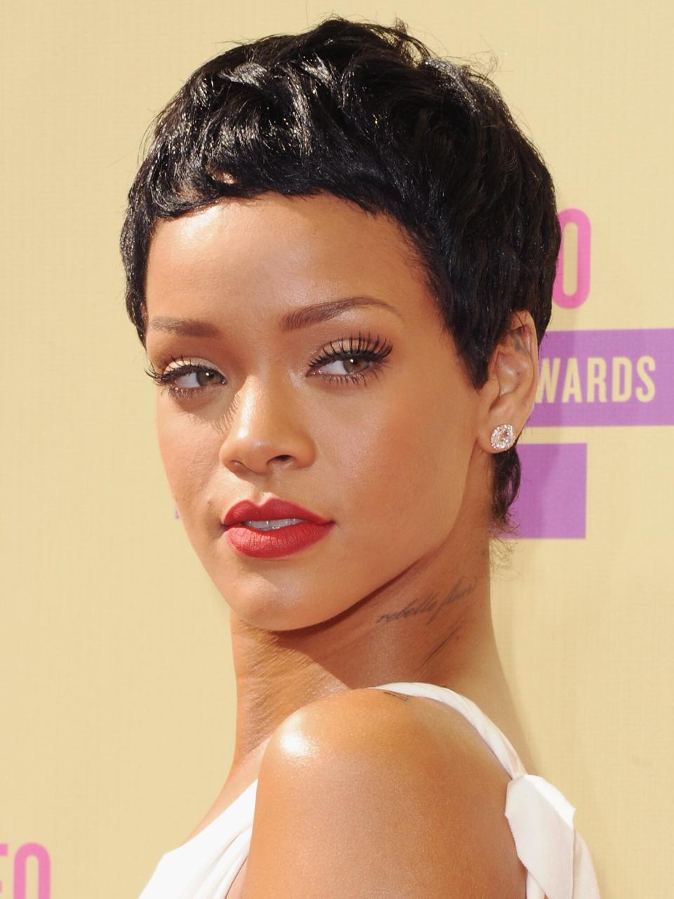 Rihanna arrives at the 2012 MTV Video Music Awards at Staples Center on September 6, 2012 in Los Angeles, California