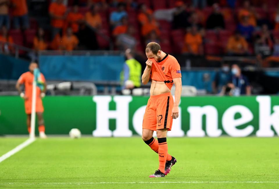 Daley Blind of Netherlands reacts as he leaves the pitch (Getty)