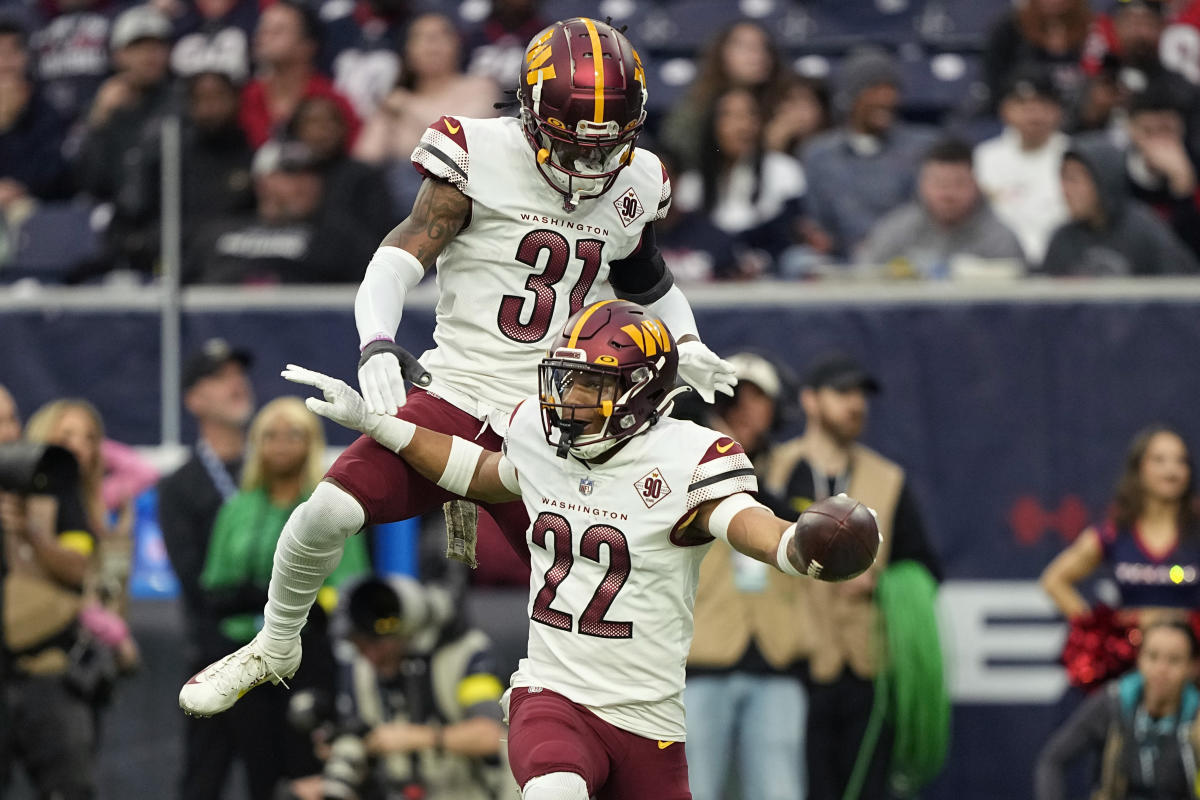 Washington Commanders defensive back Kamren Curl (31) looks to defend  during an NFL game against the Houston Texans on Sunday, November 20, 2022,  in Houston. (AP Photo/Matt Patterson Stock Photo - Alamy