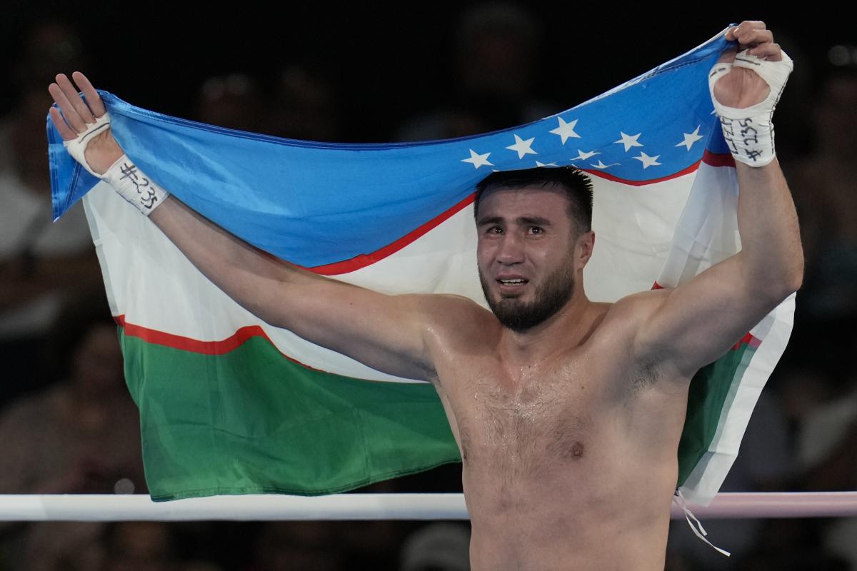 After the coach’s life was probably saved backstage, Uzbekistan dominates the Olympic boxing tournament