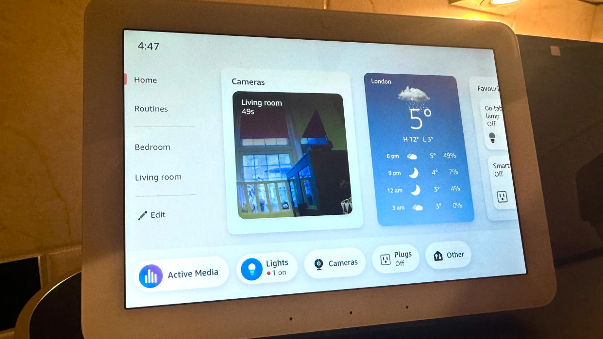  Amazon Echo Hub showing the main UI. 