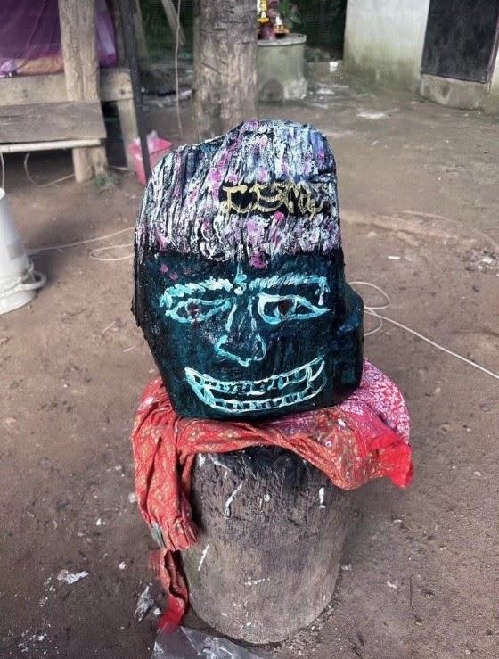 石膏材質的泰國「巫毒娃娃」裏頭竟藏有1公斤的大麻。(圖／翻攝畫面)
