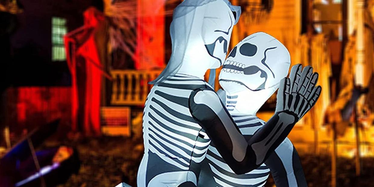 goosh controversial skeleton couple halloween inflatable