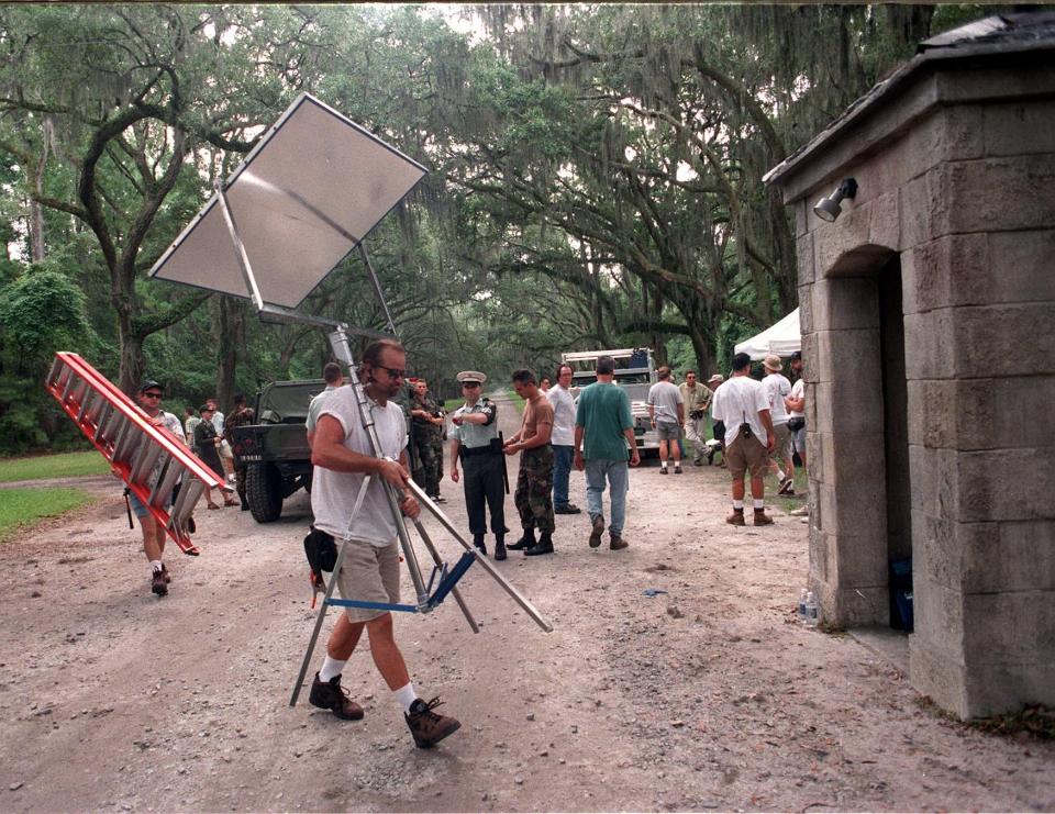 On the set of "The General's Daughter" being filmed at Wormsloe. Bob Morris photo.