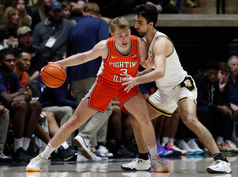 Illinois forward Marcus Domask, a Southern Illinois transfer, has scored 32 and 26 points, respectively, in the Illini's last two Big Ten games.
