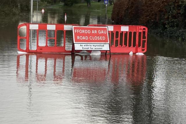 Drivers flout road closures despite heavy floods in Pembrokeshire